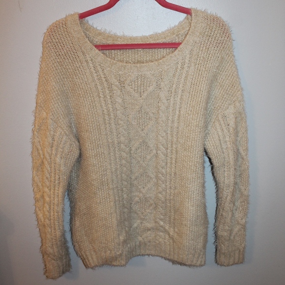 Cream colored sweater - Picture 1 of 3